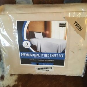 Utopia Bedding Twin Sheet Set- Soft Brushed Microfiber Fabric -  NEW